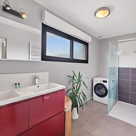 Maison Spacieuse Proche 8 Personnes *