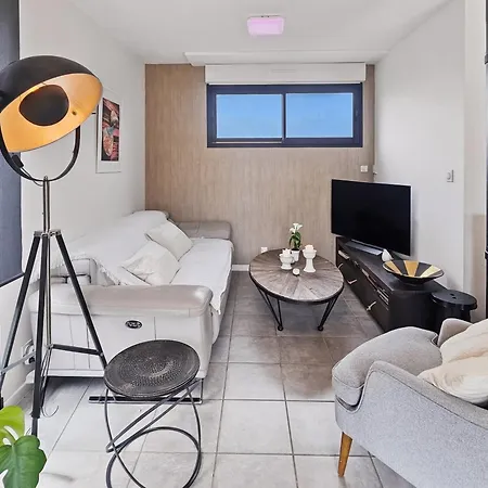 Maison Spacieuse Proche 8 Personnes